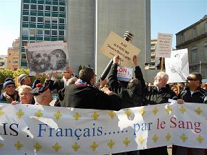 2012 03 10 NIMES MANIF CONTRE COLLOQUE DU FLN (113) PAR HC